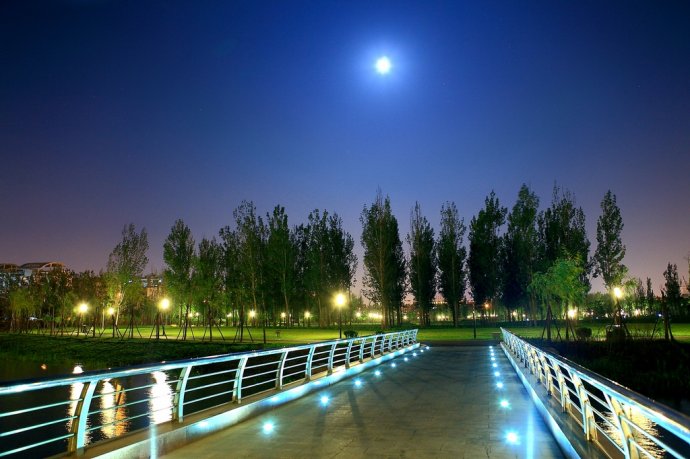 城市廣場(chǎng)、公園景觀(guān)照明燈具的光源和功率選擇