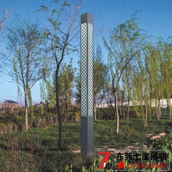 公園現代簡(jiǎn)約LED景觀(guān)燈柱安裝效果圖片